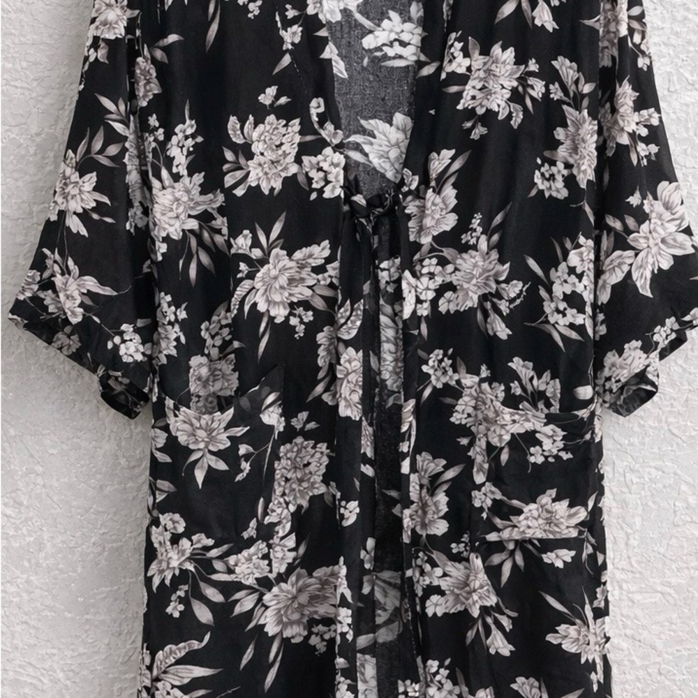 Spiritual Gangster Black & White Floral Longline Kimono One Size